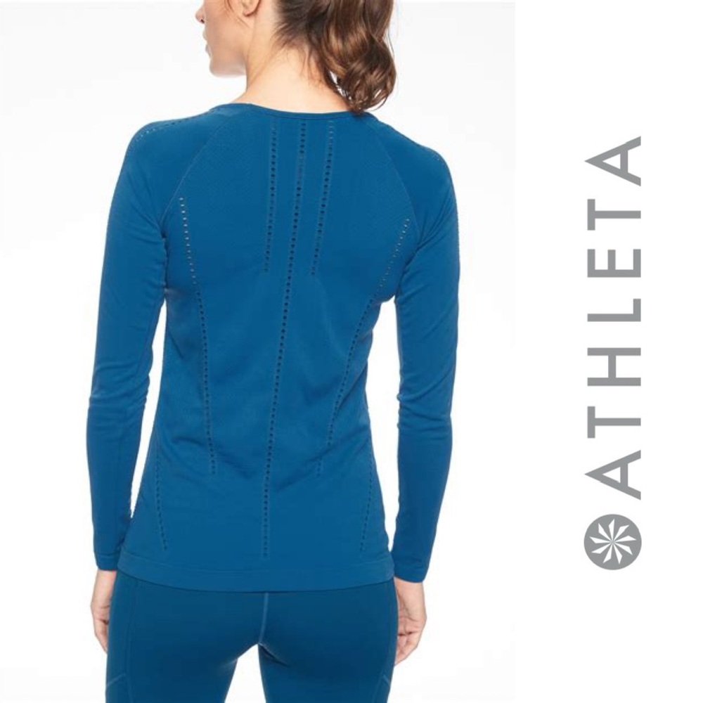 Foothill seamless top